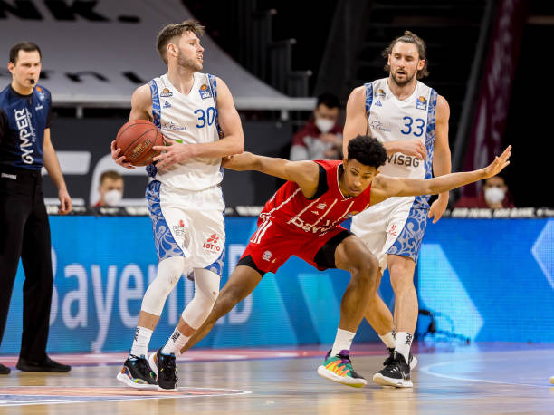 这也使得他 这也使得他